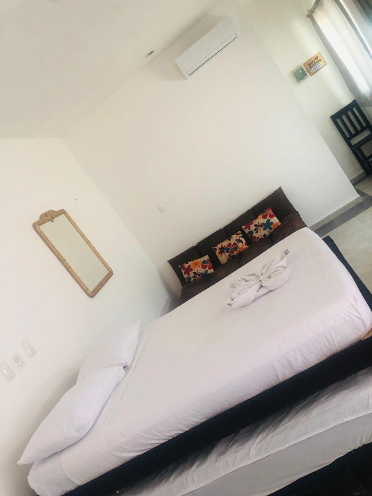 Easy Hotel Плая-дель-Кармен Экстерьер фото